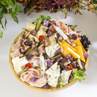 Plateau de fromages et charcuteries